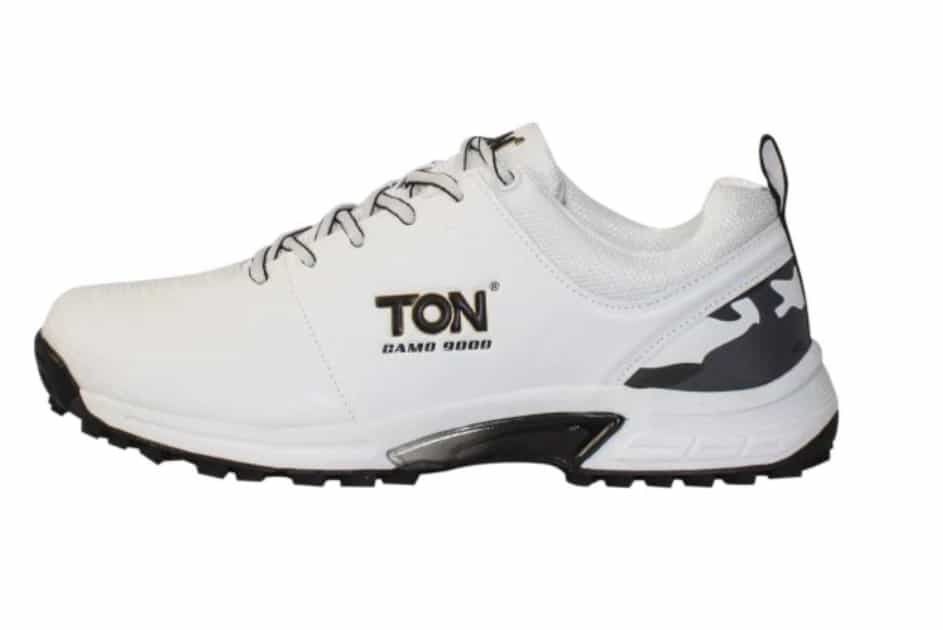 SS TON CAMO 9000 CRICKET SHOES Size 9 - Premium Cricket Equipment