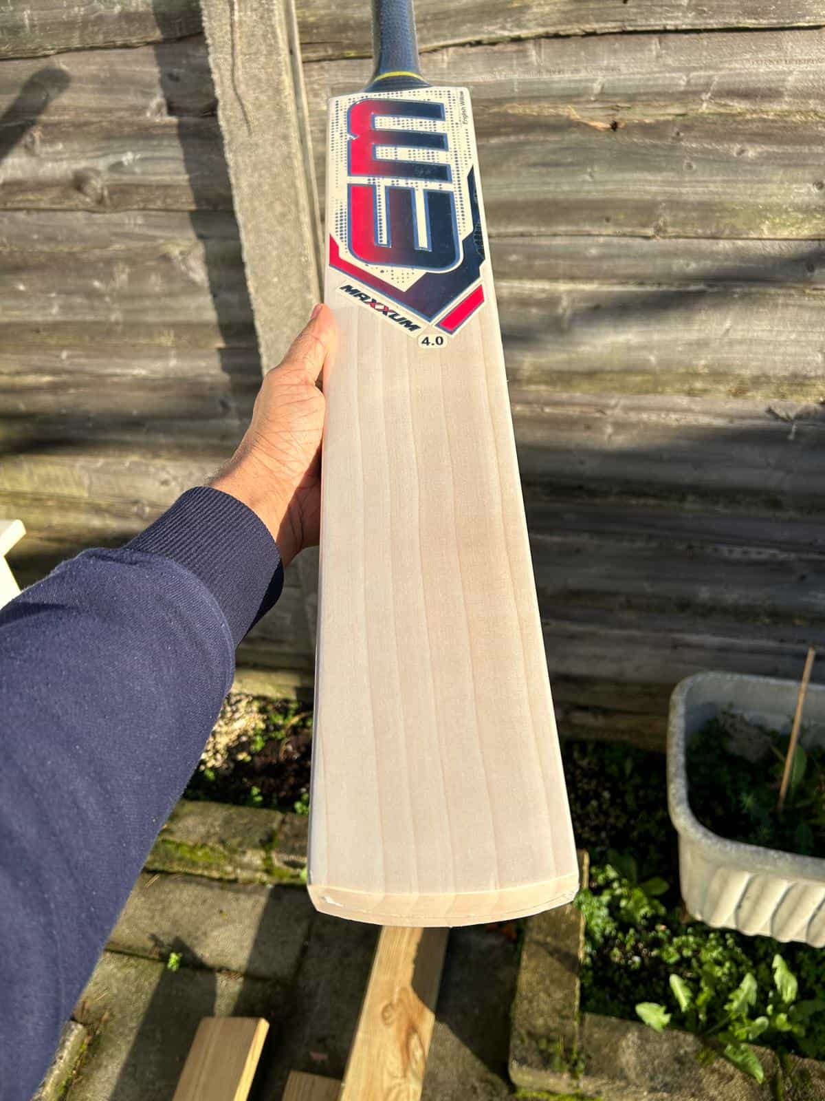EM MAXXUM 4.0 grade 4 English willow cricket bat 2024 - Premium Cricket Equipment