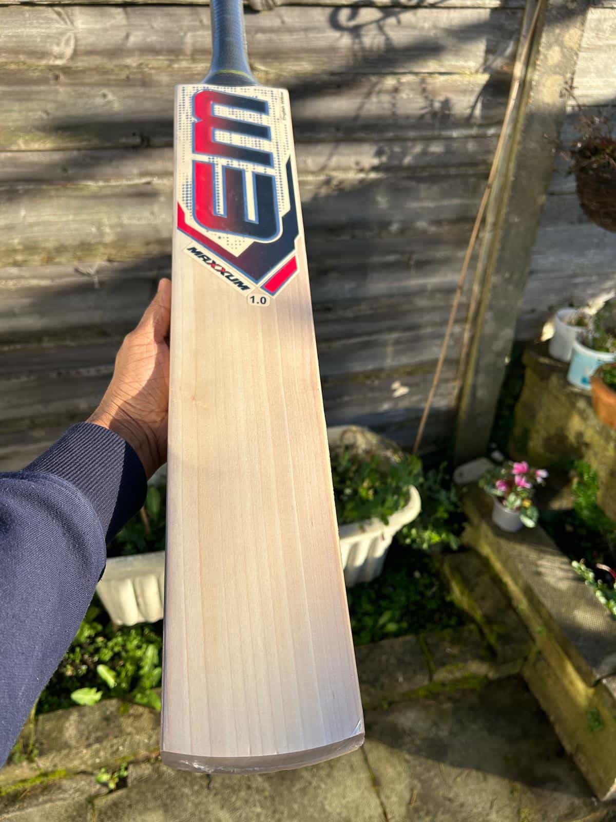 EM MAXXUM 1.0 grade 1 English willow cricket bat - Premium Cricket Equipment
